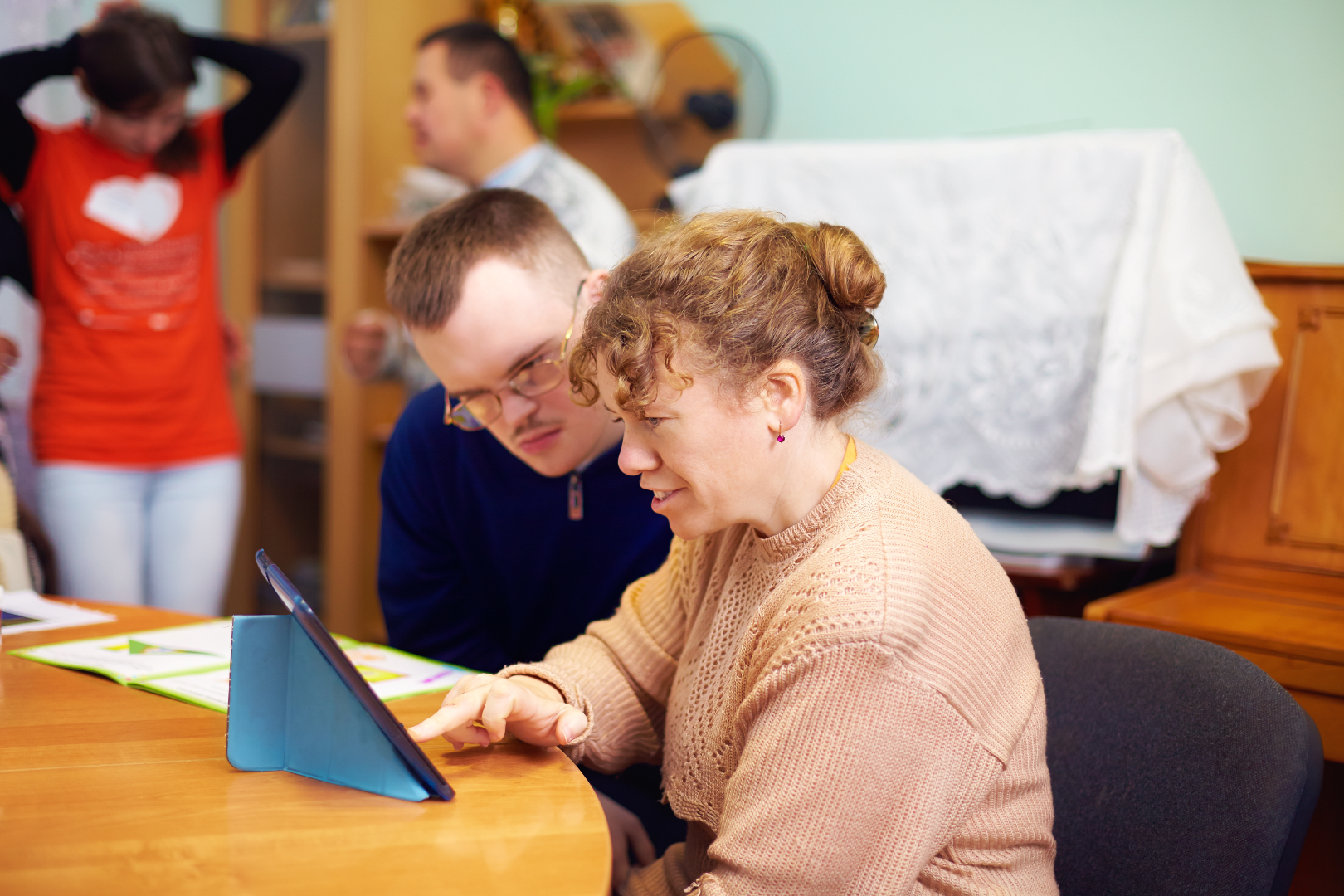 Co-creating an app to promote autonomy in autistic adults